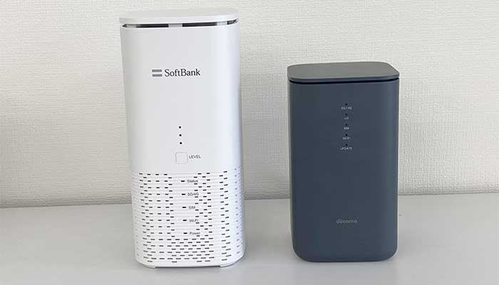 ソフトバンクエアー6とドコモhome5Gを並べた写真